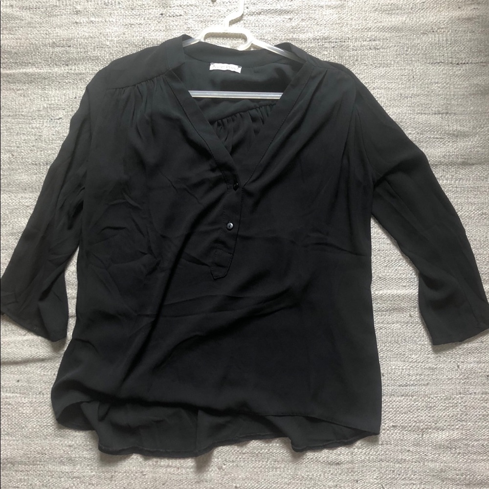 Super cute black blouse ;)